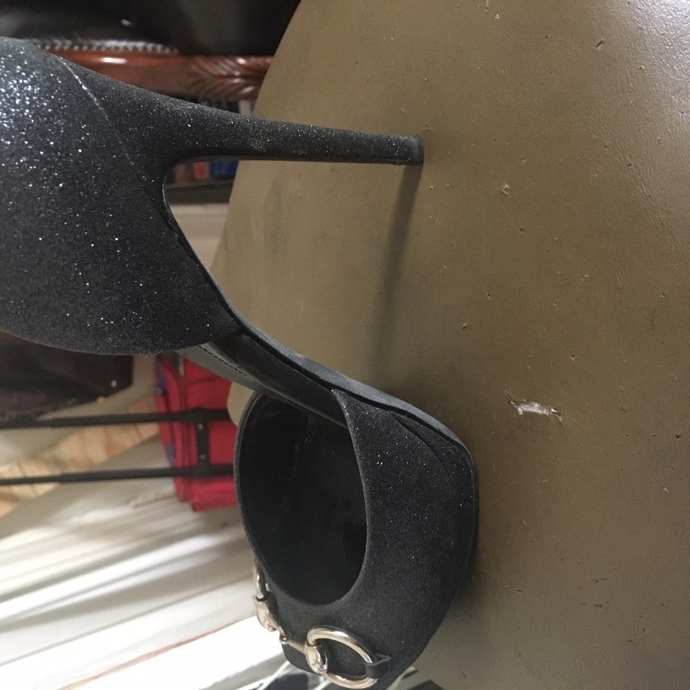 Authentic Gucci - Picture 2 of 4